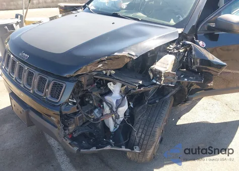 2021 Jeep Compass Trailhawk 4X4 из США, поврежденный, VIN 3C4NJDDB1MT600380